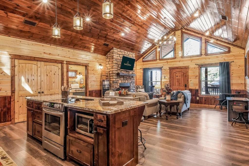 Large Luxury 2Br Cabin W Hot Tub Double Trouble Was Designed For Fun Comfort And Memories Minutes From Buzzling Hochatown And Beautiful Beaver Bend State Park Broken Bow Eksteriør bilde