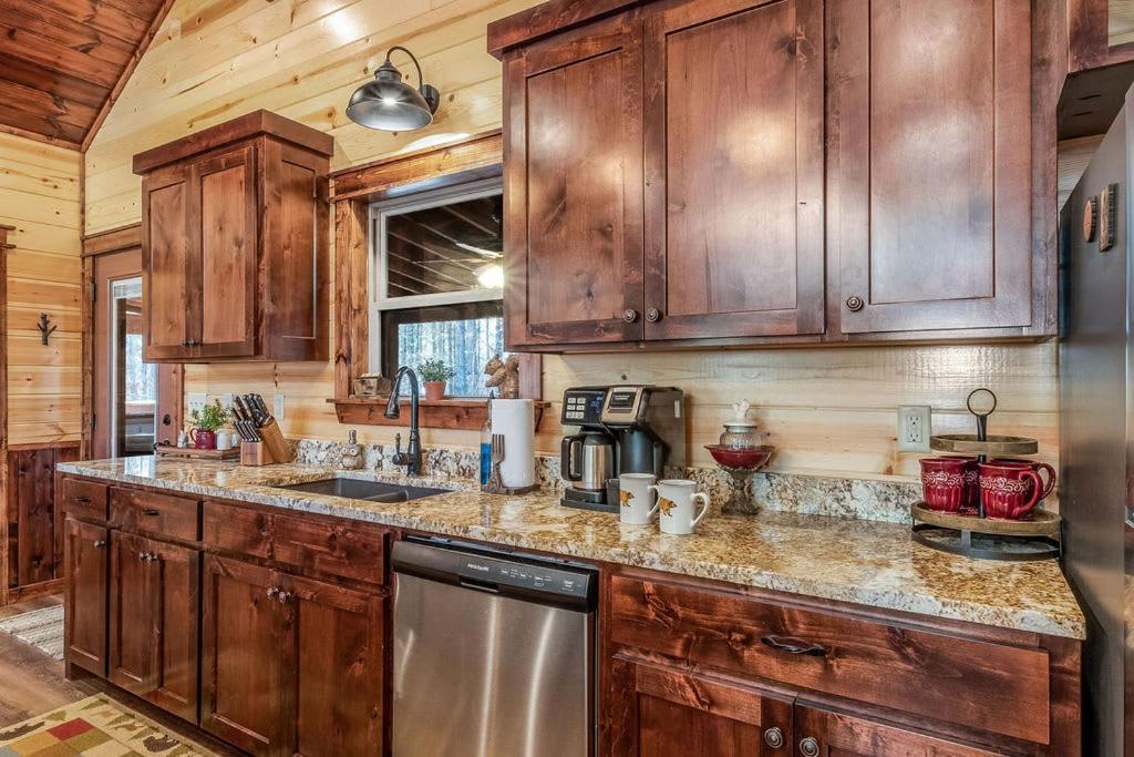 Large Luxury 2Br Cabin W Hot Tub Double Trouble Was Designed For Fun Comfort And Memories Minutes From Buzzling Hochatown And Beautiful Beaver Bend State Park Broken Bow Eksteriør bilde