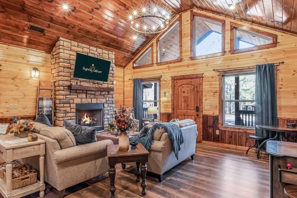 Large Luxury 2Br Cabin W Hot Tub Double Trouble Was Designed For Fun Comfort And Memories Minutes From Buzzling Hochatown And Beautiful Beaver Bend State Park Broken Bow Eksteriør bilde