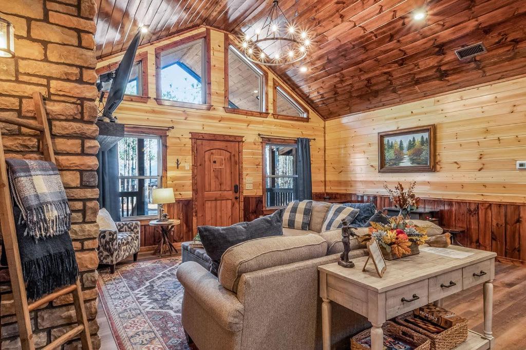 Large Luxury 2Br Cabin W Hot Tub Double Trouble Was Designed For Fun Comfort And Memories Minutes From Buzzling Hochatown And Beautiful Beaver Bend State Park Broken Bow Eksteriør bilde