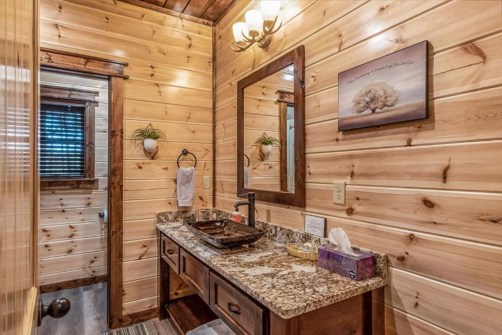 Large Luxury 2Br Cabin W Hot Tub Double Trouble Was Designed For Fun Comfort And Memories Minutes From Buzzling Hochatown And Beautiful Beaver Bend State Park Broken Bow Eksteriør bilde