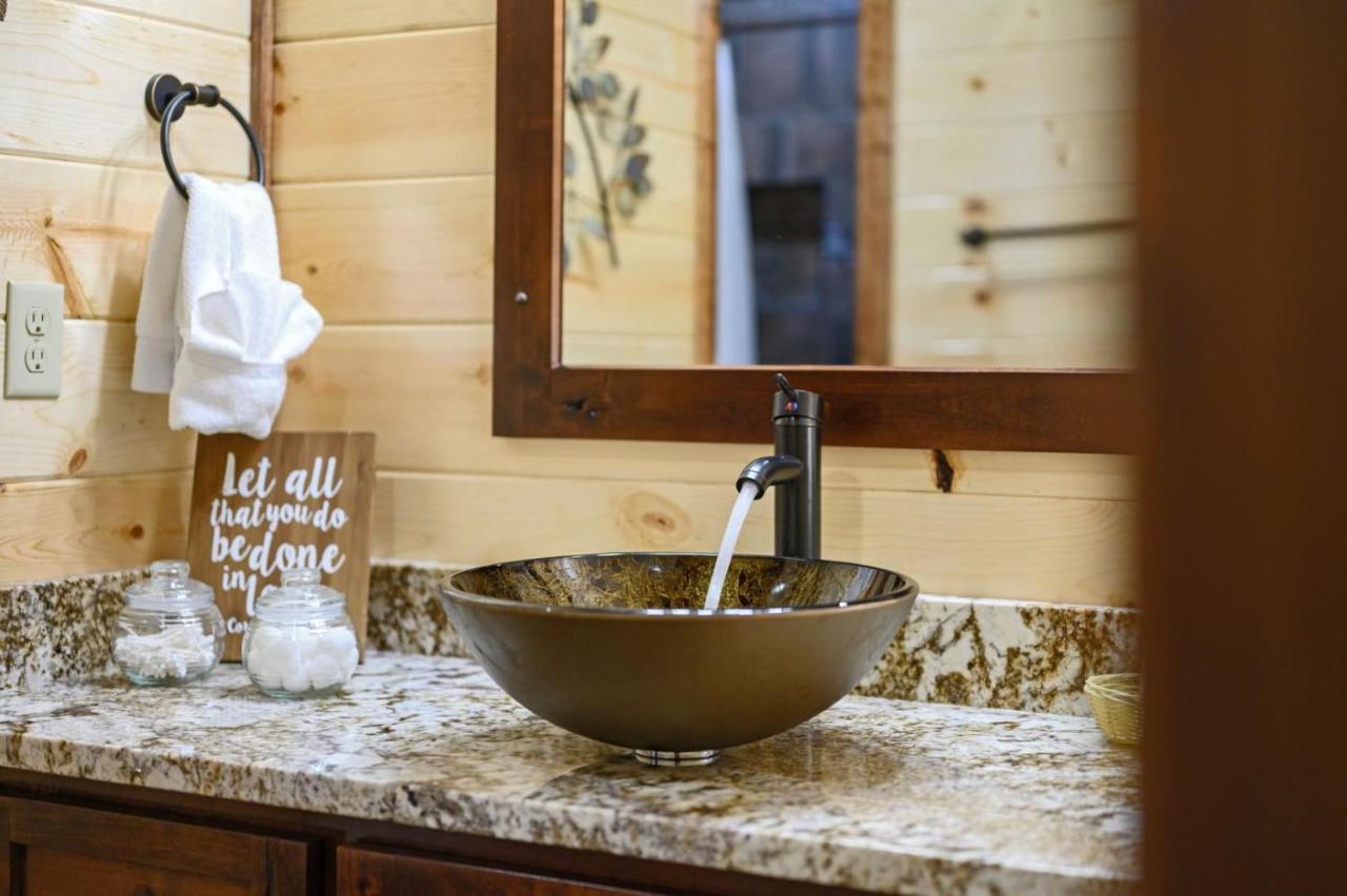 Large Luxury 2Br Cabin W Hot Tub Double Trouble Was Designed For Fun Comfort And Memories Minutes From Buzzling Hochatown And Beautiful Beaver Bend State Park Broken Bow Eksteriør bilde